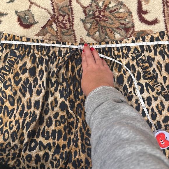 Damson Madder Leopard Pull On Shorts - Picture 12 of 13